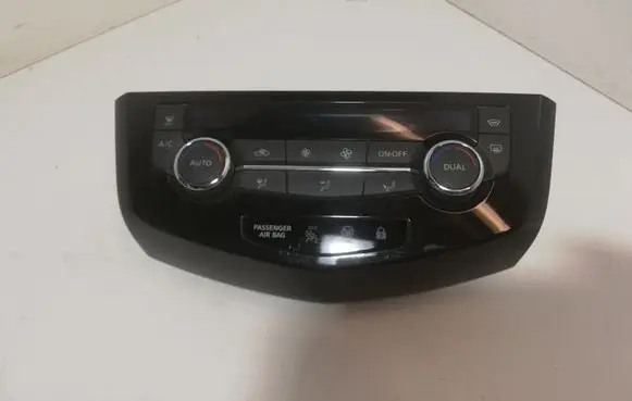 Nissan Qashqai Climate control unit 275004EA1A