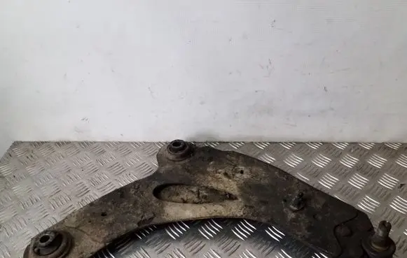 Opel Vivaro Front lower control arm/wishbone