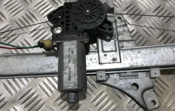 Toyota Avensis T220 Rear door window regulator motor 100208xxx 100208-xxx