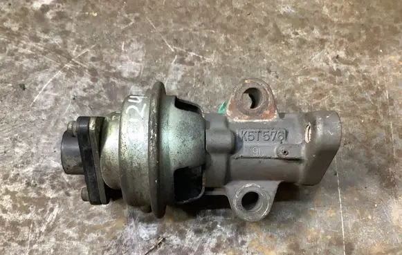 Suzuki Grand Vitara I EGR valve K5T576