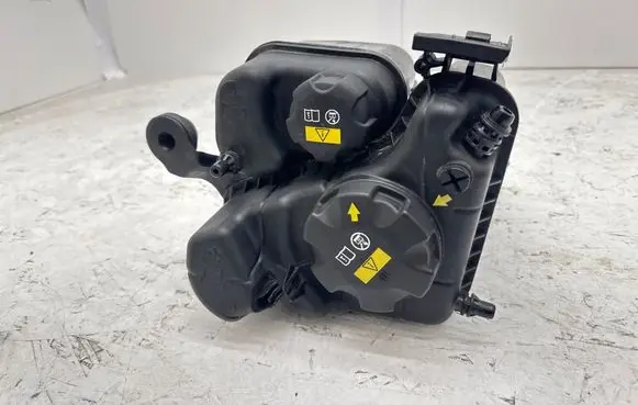 BMW 2 F22 F23 Coolant expansion tank/reservoir 8617045 8677649