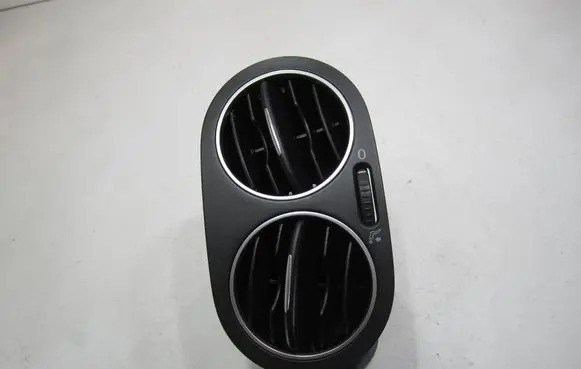 Volkswagen Golf Plus Dash center air vent grill 5M0819759