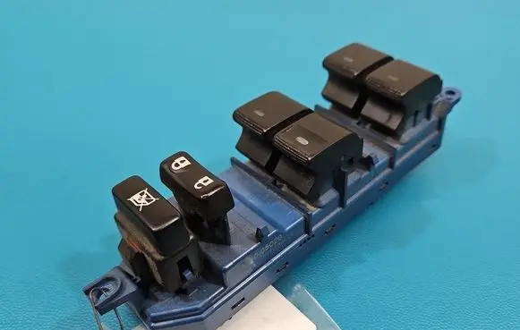 Toyota Verso Electric window control switch 8404005020 IMPRK1605650