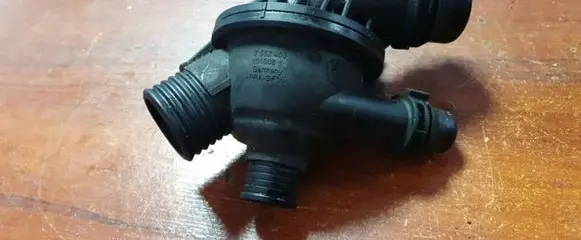 BMW 1 E81 E87 Thermostat/thermostat housing 7552403