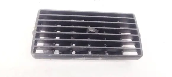 Volkswagen Golf IV Dash center air vent grill