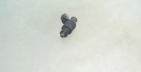 Audi A3 S3 8P Fuel injector 06A906031BT