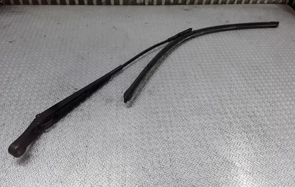 Opel Zafira B Windshield/front glass wiper blade 13145563