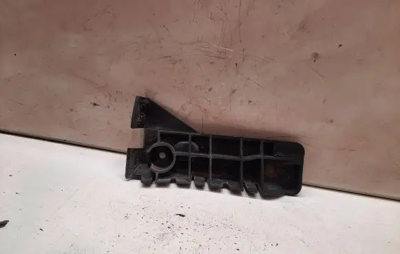 Audi A4 S4 B6 8E 8H Front bumper mounting bracket 8E0807283