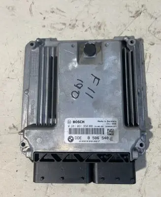 BMW 5 F10 F11 Engine control unit/module 8586540