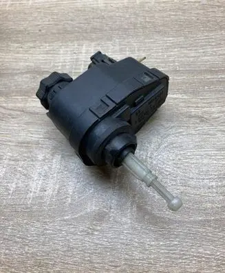 Opel Astra F Headlight level adjustment motor 0307851325