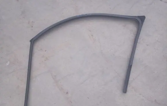Mazda 3 II Rubber seal front door window/glass 