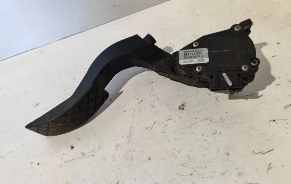 Audi A4 S4 B6 8E 8H Accelerator throttle pedal 8E1721523 6PV00837601