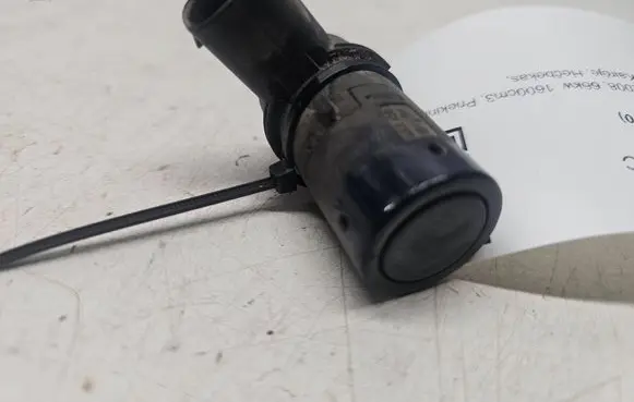 Ford Focus C-MAX Parking PDC sensor 6877564