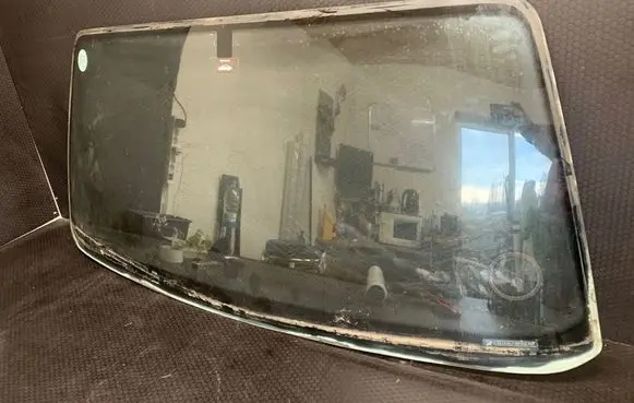 Jaguar XJ X300 Front windscreen/windshield window DOT17M473AS1 43R00005