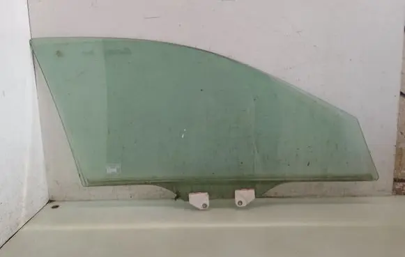 Honda Accord Front door window glass four-door 43R00035