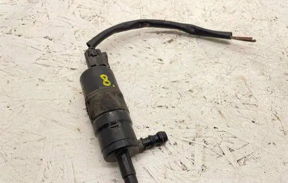 Audi A6 S6 C6 4F Windscreen/windshield washer pump 3B7955681
