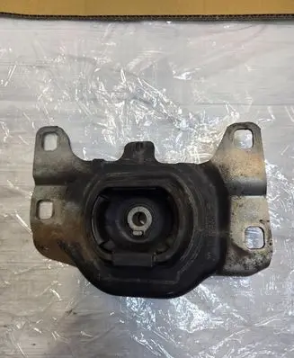 Ford Kuga II Gearbox mounting bracket