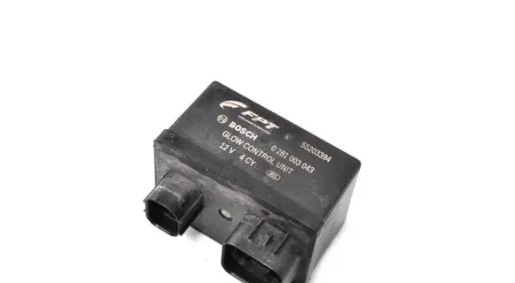 Alfa Romeo Giulietta Glow plug pre-heat relay 0281003043 55203394