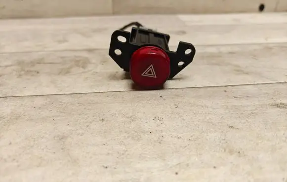 Mitsubishi Outlander Hazard light switch 