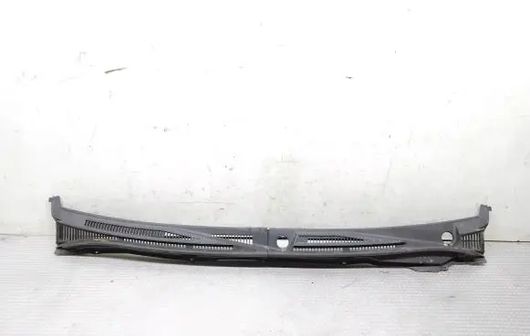 Suzuki Grand Vitara II Wiper trim 7731065J00