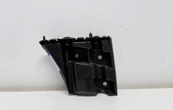 Volvo V40 Front bumper mounting bracket 31425111