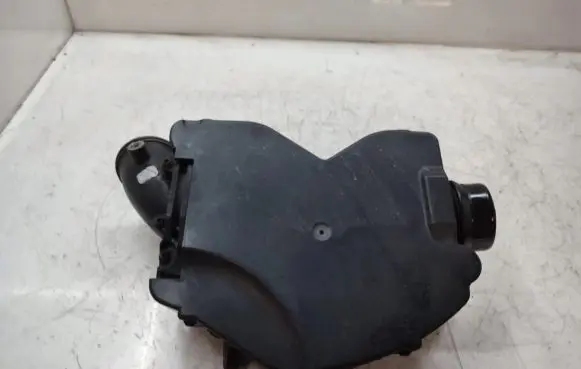 Mercedes-Benz CLS C218 X218 Intake resonator A6429970720