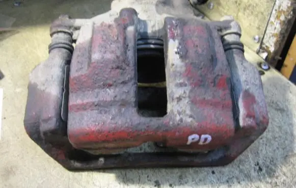 Mercedes-Benz C W203 Front brake caliper