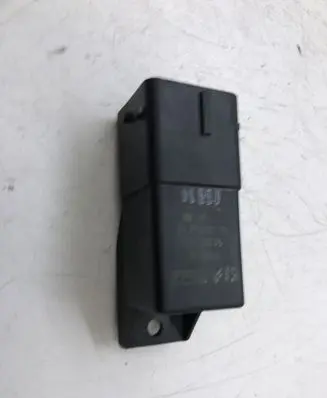Citroen DS3 Glow plug pre-heat relay 9802424080