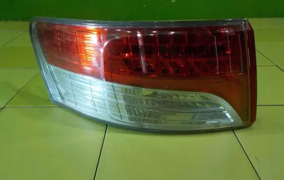 Toyota Avensis T270 Rear/tail lights 17AB116
