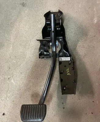 Land Rover Discovery Sport Brake pedal