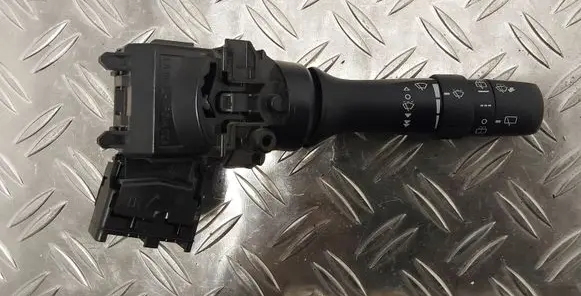 Toyota Auris 150 Wiper control stalk 17F582 02411