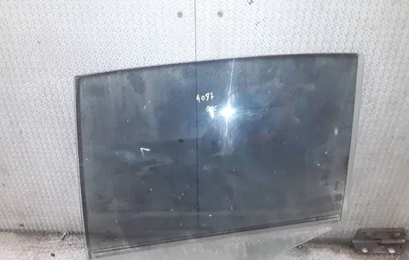 BMW 1 E81 E87 Rear door window glass