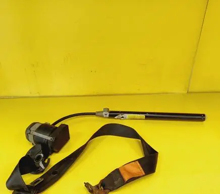 Rear seatbelt