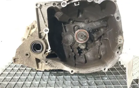 Renault Clio III Manual 5 speed gearbox JH3176