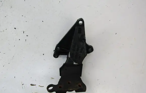 Opel Zafira A Engine mounting bracket 9158429
