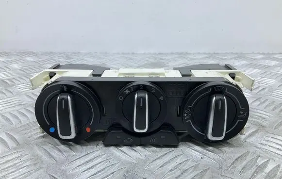 Audi A1 Climate control unit 6Q0819445