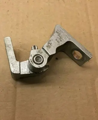 Volkswagen Polo V 6R Front door upper hinge 7N0831401
