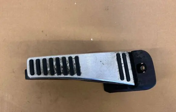 Volvo XC60 Accelerator throttle pedal 32269125