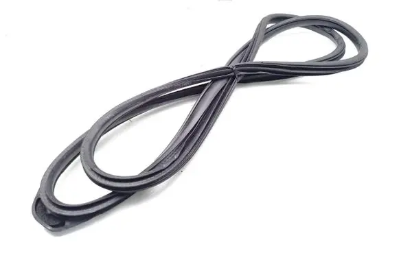 Suzuki Vitara (LY) Rubber seal front door (on door) 