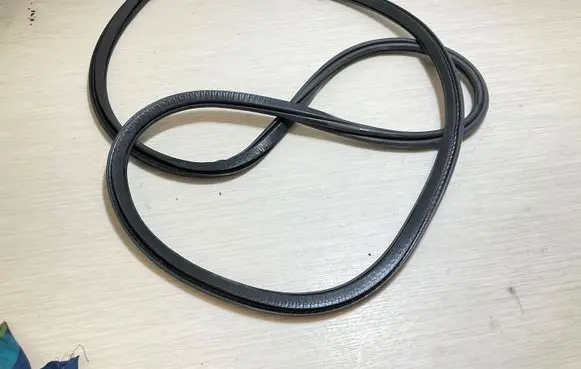 Rubber seal rear door