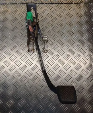 Toyota Avensis T270 Brake pedal F80CS53