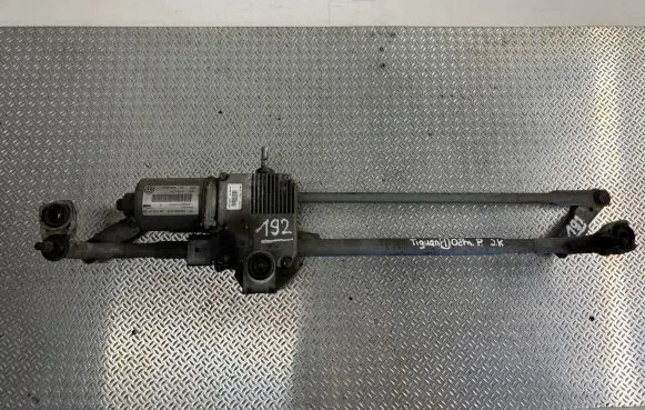 Volkswagen Tiguan Front wiper linkage and motor 5N2955119 5N2955023A