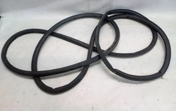 Audi Q3 F3 Rubber seal loading door 83F837912