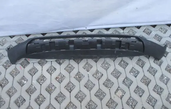 Volvo XC40 Front bumper lip 31449340