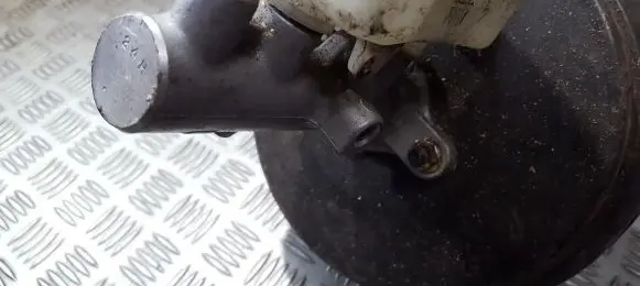 Subaru Forester SF Master brake cylinder