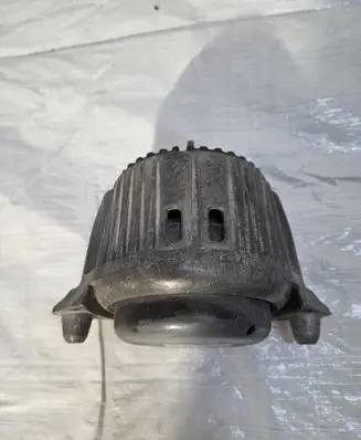 Mercedes-Benz E W212 Engine mount vacuum valve A2122406417Q1