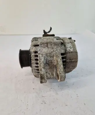 KIA Sorento Generator/alternator 373004A300