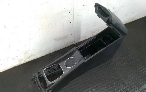 Toyota Avensis T270 Center console 58912-05010