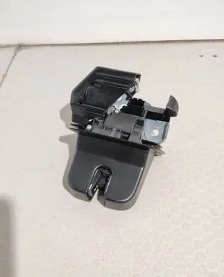 Volkswagen Jetta VI Tailgate/trunk/boot lock/catch/latch 5C6827595D