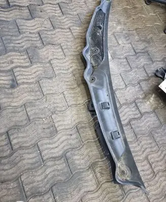 Mercedes-Benz C W204 Wiper trim A2048300013
